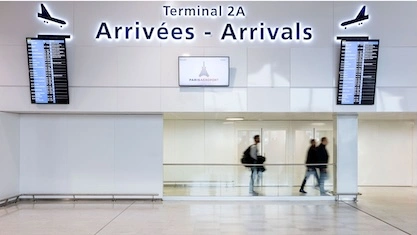 Ecran des arrivees aéroport CDG — Suivi de vol transfert VTC Paris